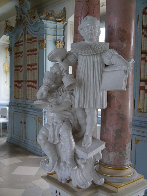 Monastère de Schussenried, Statues dans la salle de la bibliothèque