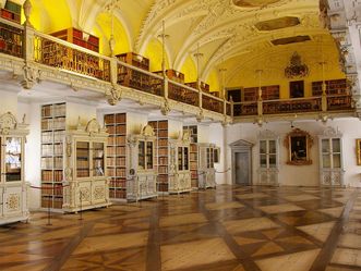 Bibliothekssaal im Kloster und Schloss Salem.