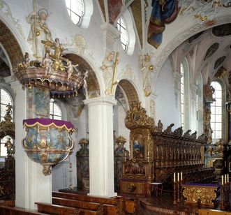 Kanzel und Chorgestühl in der Kirche von Kloster Schussenried