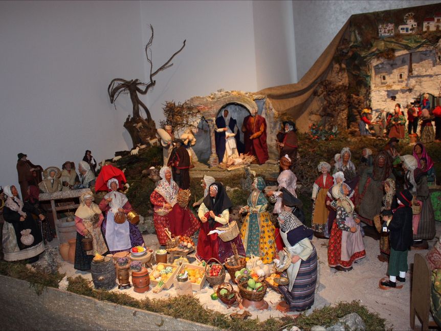 Foto: Hansi Schmehle Kloster Schussenried, Ausstellung, Schmehle-Knöpfler, Krippe mit Marktfrauen