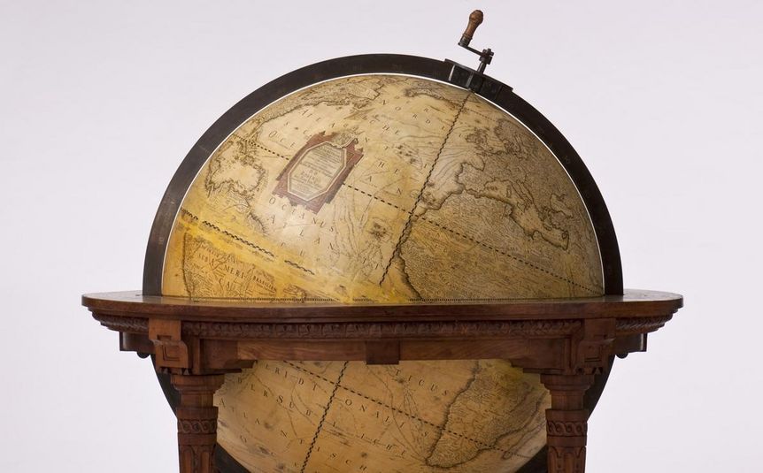 Erdglobus aus der Zisterzienser-Reichsabtei Salem, Exponat im Museum Kloster Schussenried, Themenbereich „Studierstube"