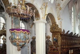 Pfarrkirche St. Magnus in Kloster Schussenried, Blick vom Mittelschiff ins linke Seitenschiff